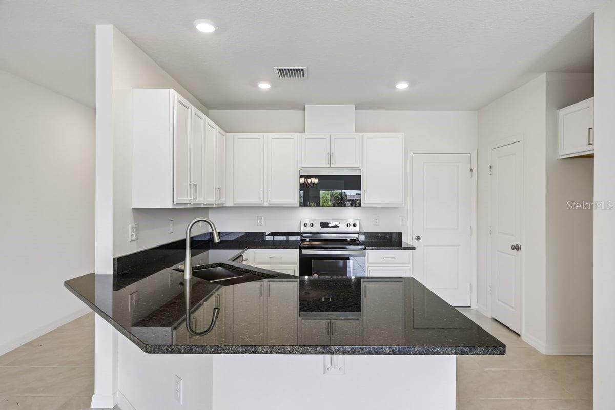 382 Sequoia Dr, Lake Wales, FL 33859 photo