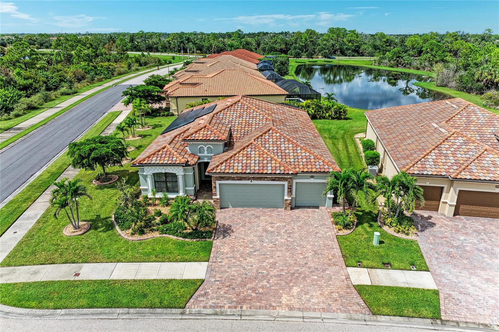 20700 Granlago Drive Dr, Venice, FL 34293