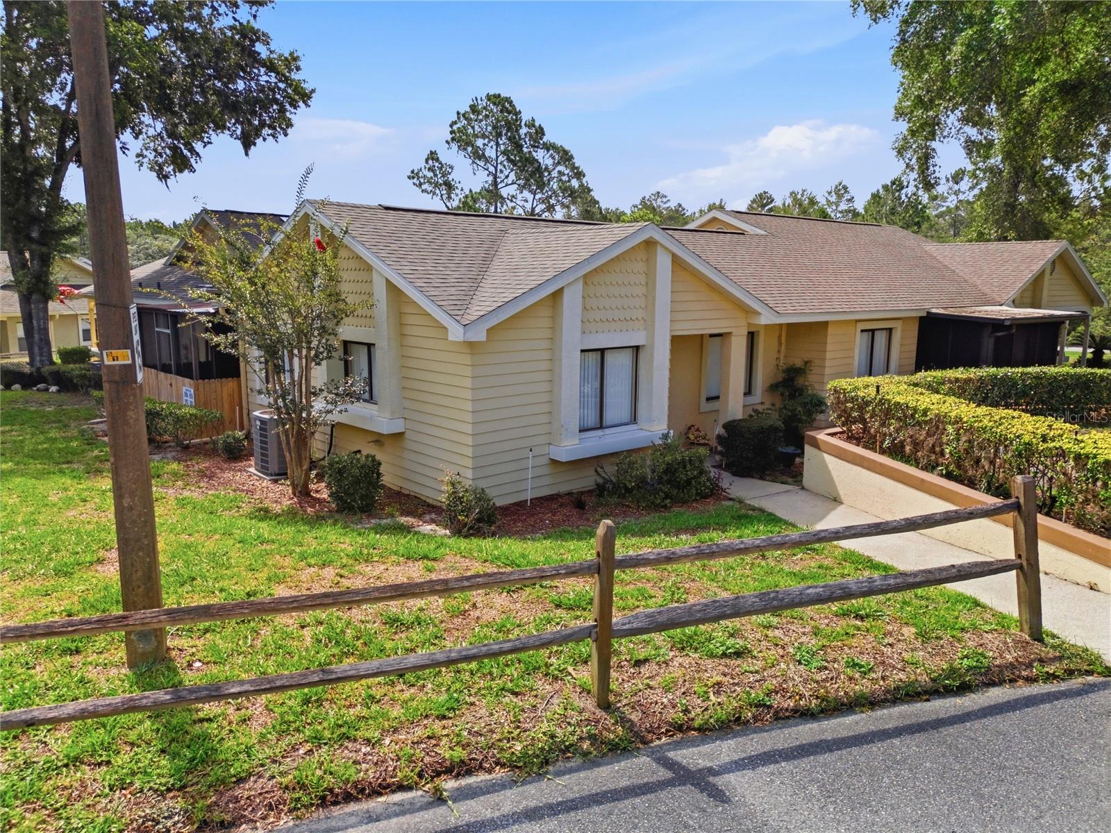 8160 Sturbridge Ct, Weeki Wachee, FL 34613