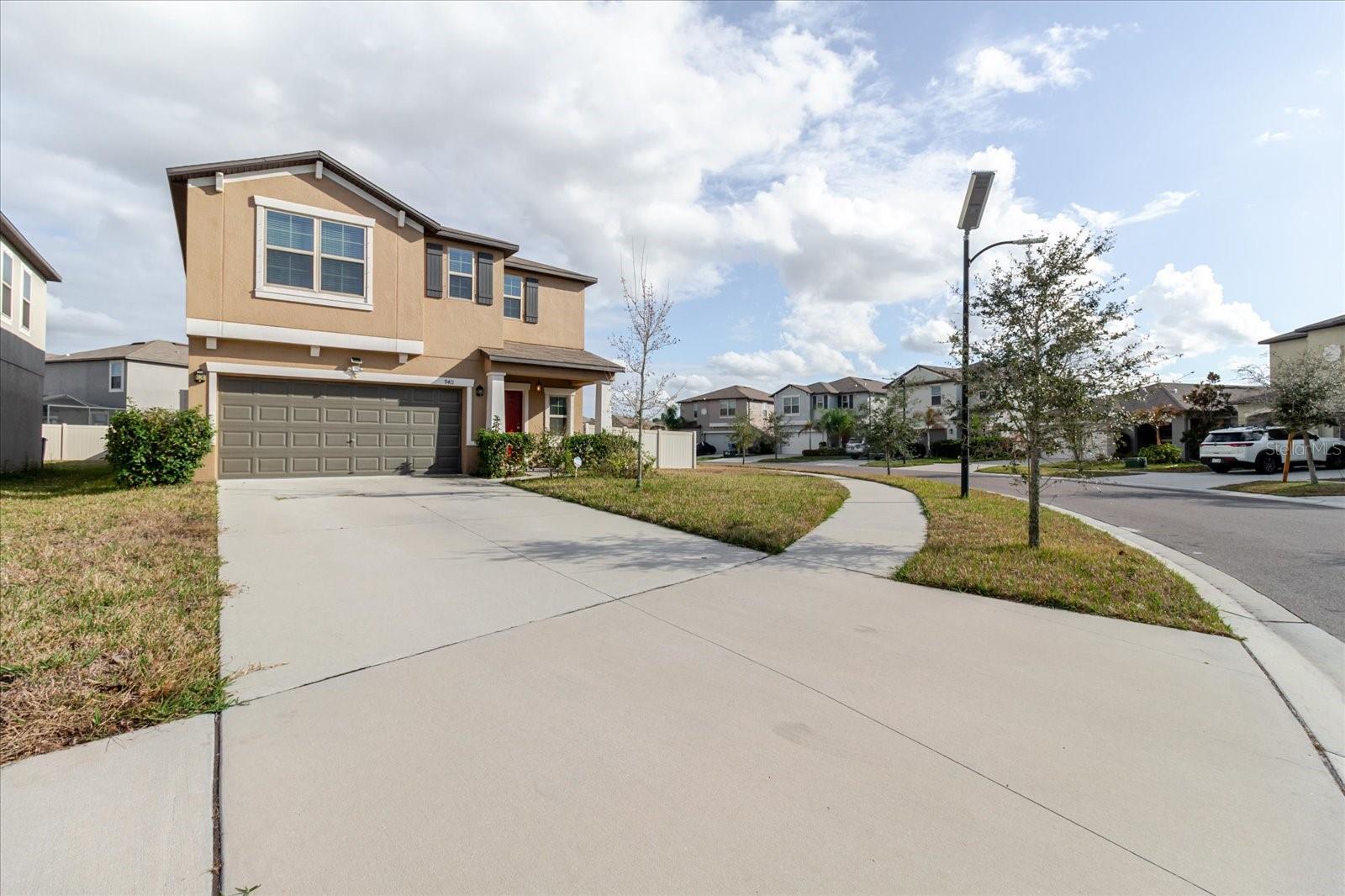 9411 Lemon Drop Loop, Sun City Center, FL 33573 photo