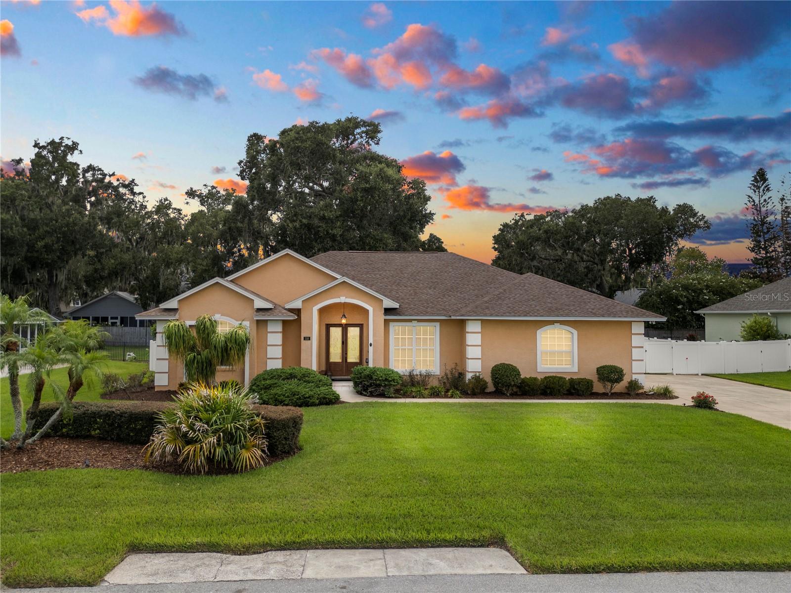 318 Hamilton Shores Dr, Winter Haven, FL 33881