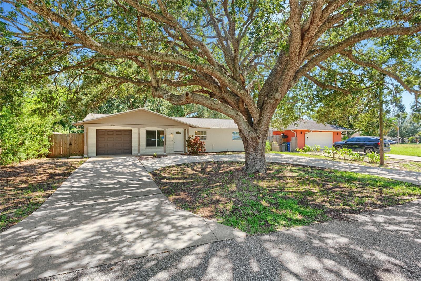 4680 Cronin Dr, Sarasota, FL 34232