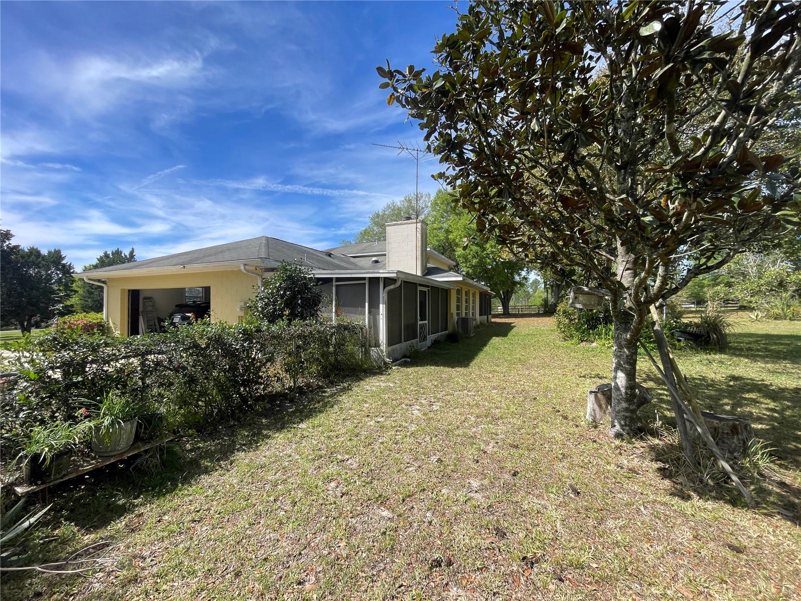 15121 SE 175 St, Weirsdale, FL 32195 photo