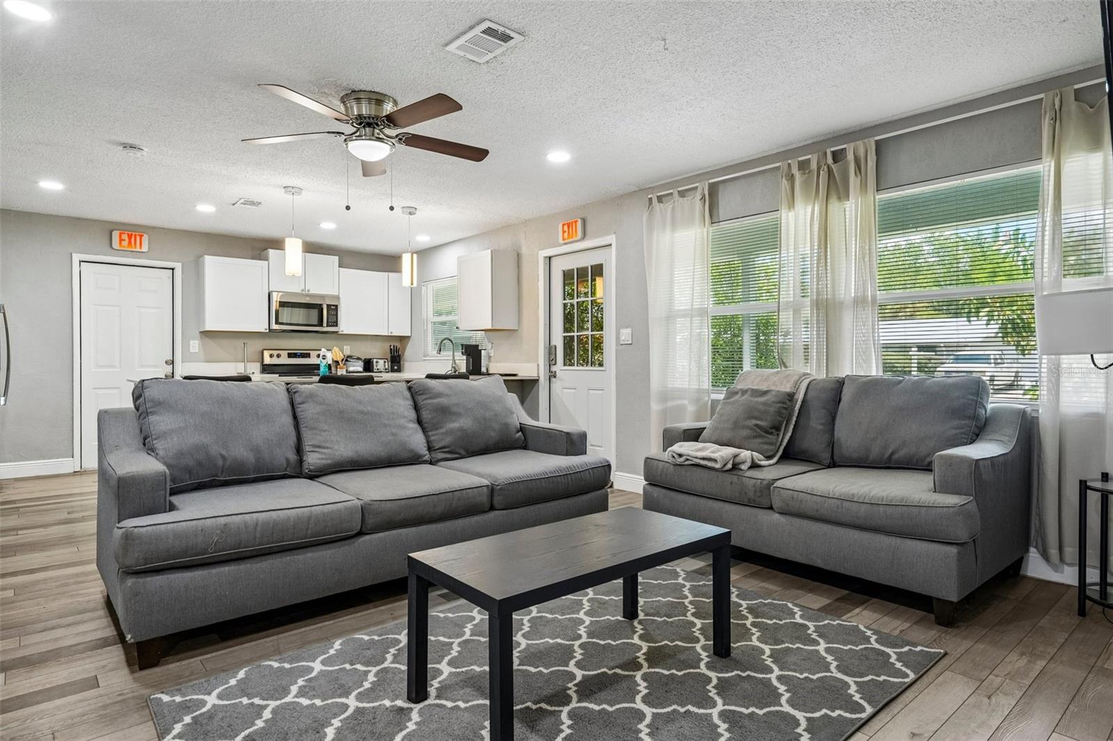 520 Fairfax Ln, Apollo Beach, FL 33572 photo