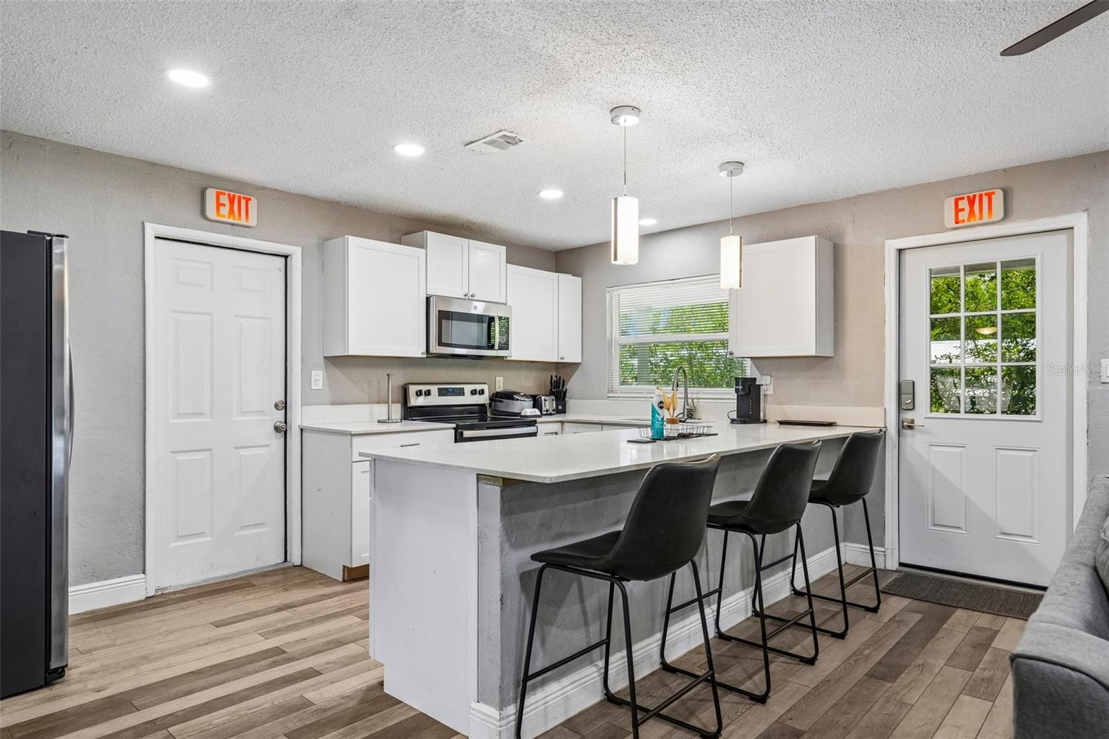 520 Fairfax Ln, Apollo Beach, FL 33572 photo