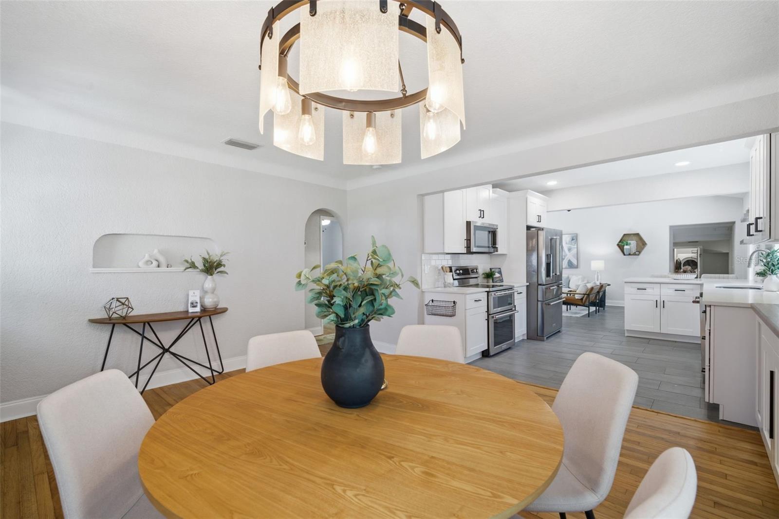 3105 Jackson St, Saint Petersburg, FL 33704 photo