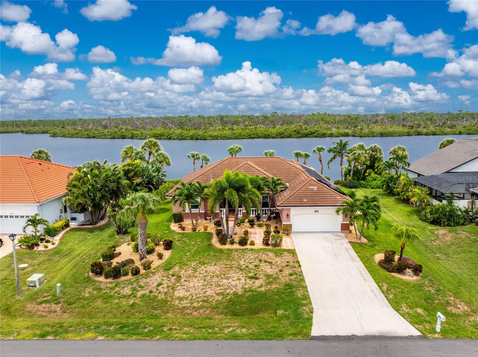 310 Coral Creek Dr, Placida, FL 33946