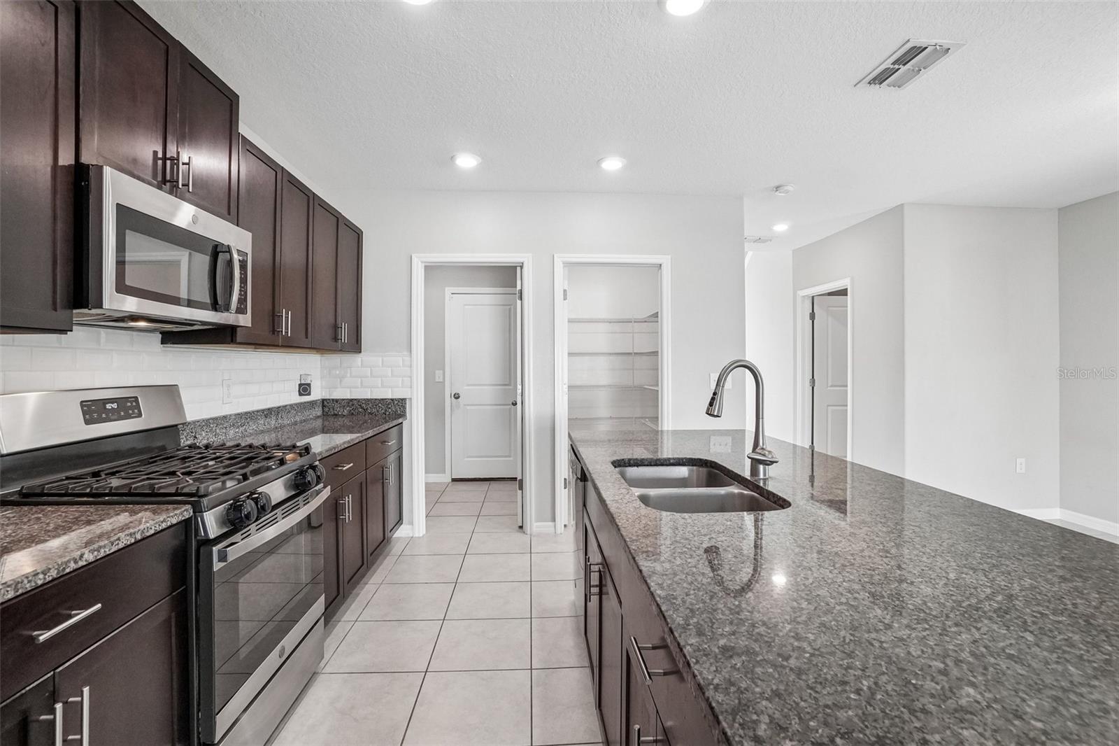 9663 Channing Hill Dr, Sun City Center, FL 33573 photo