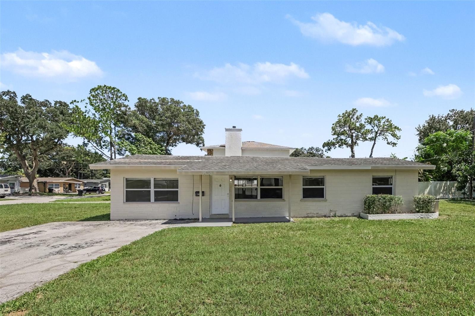 5585 Atlantic Ave, Saint Petersburg, FL 33703