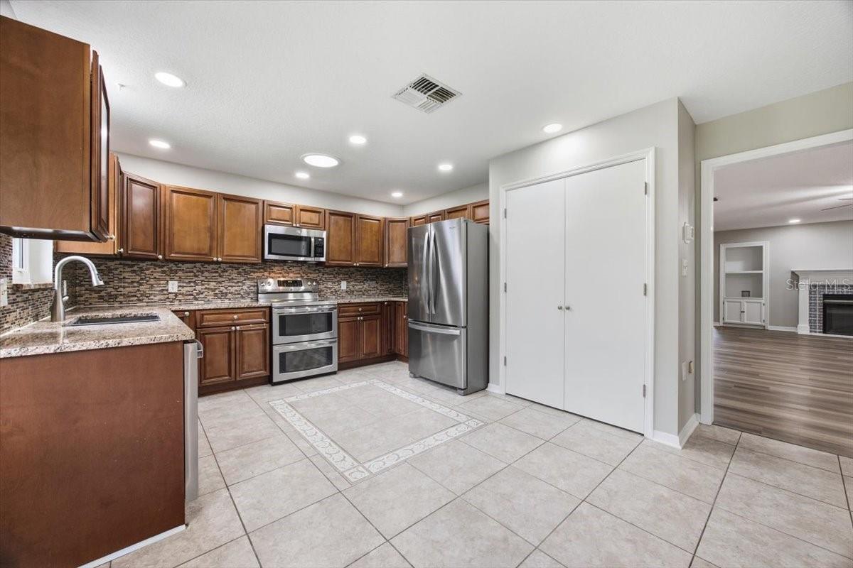 3717 Futch Loop, Plant City, FL 33566 photo