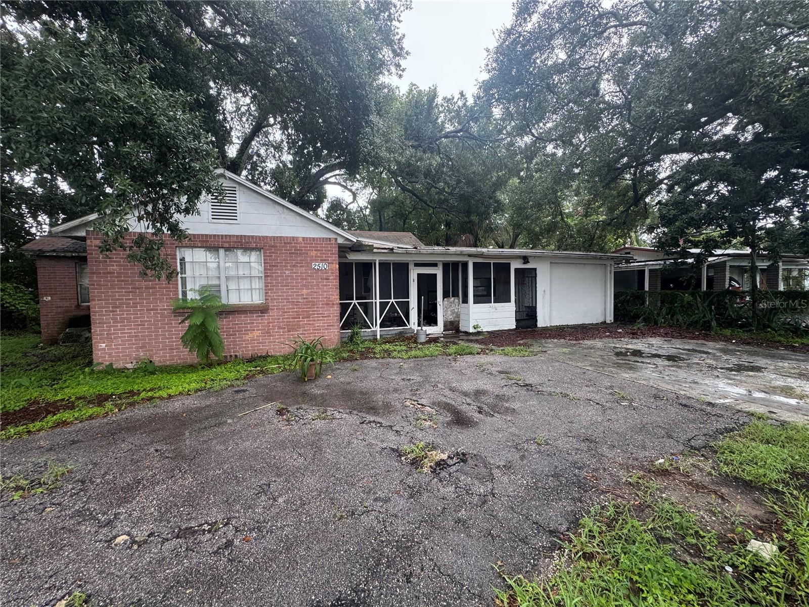 2510 Henry Ave, Tampa, FL 33614