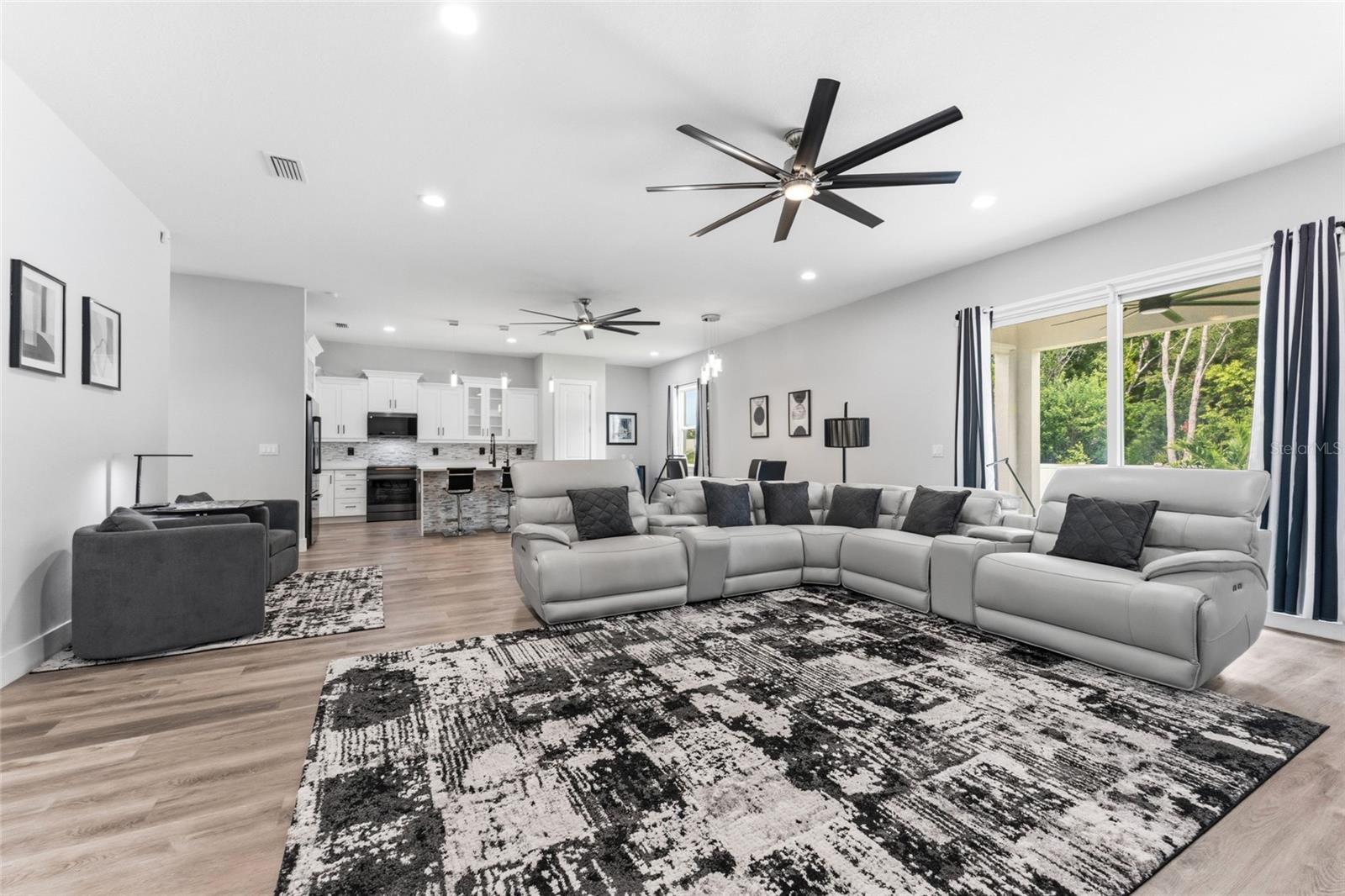 9714 Van St, Tampa, FL 33615 photo