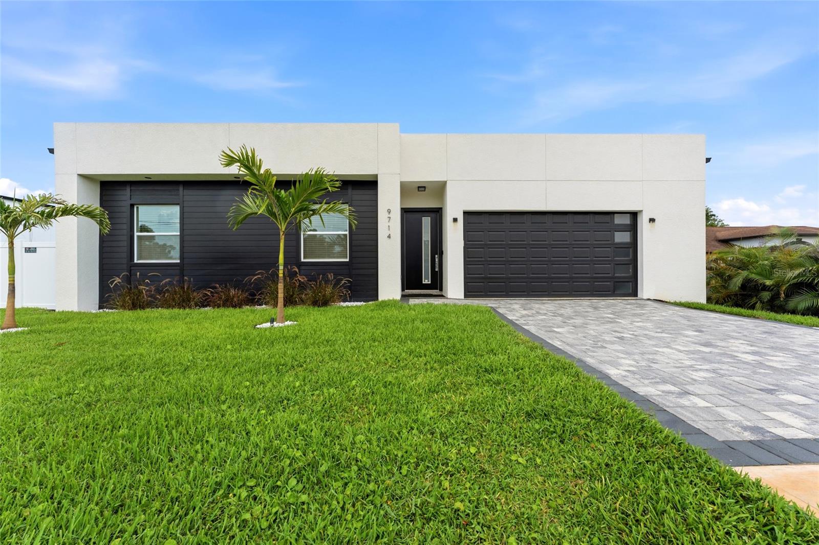9714 Van St, Tampa, FL 33615 photo