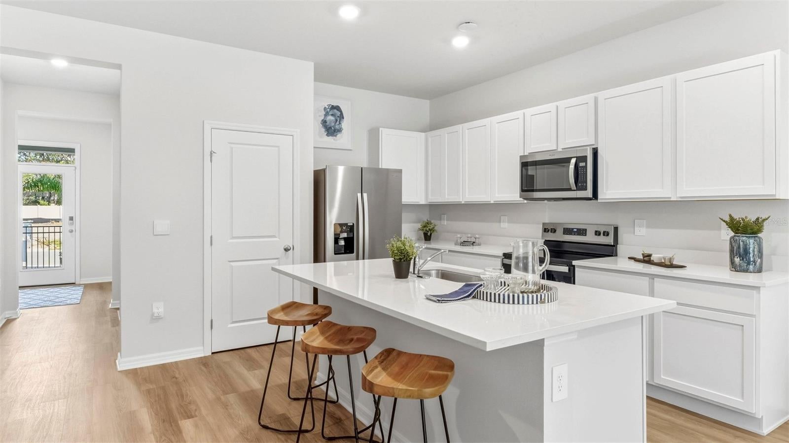4048 Gold Dust Ln, Sarasota, FL 34243 photo