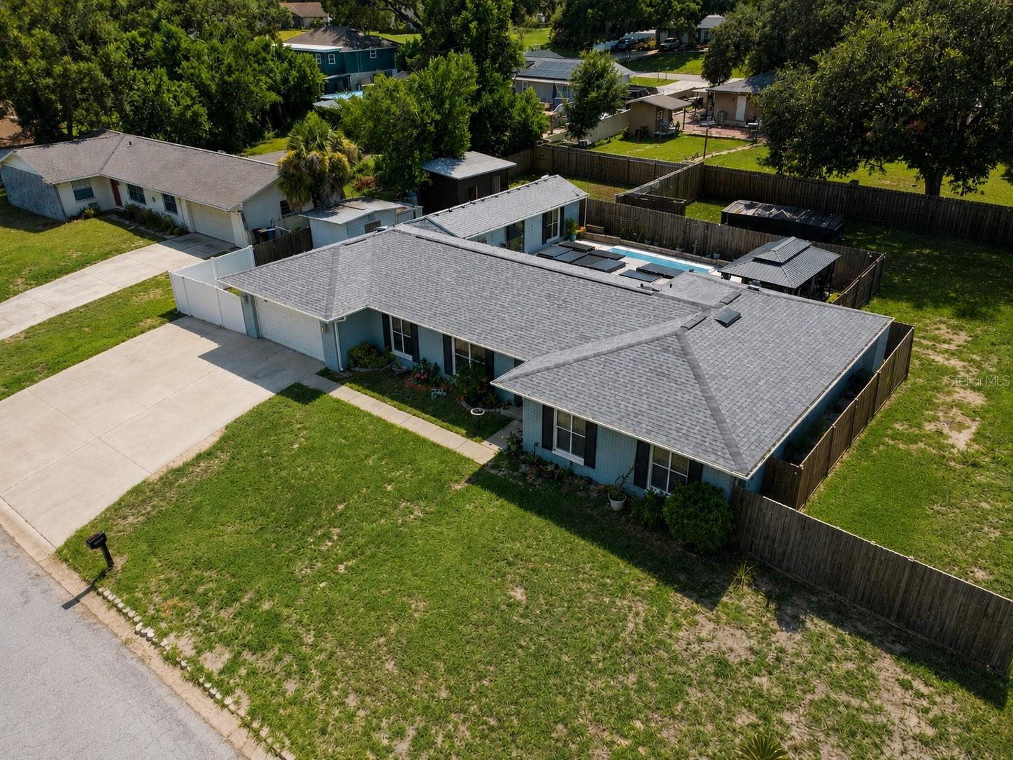 1124 King Arthur Ct, Valrico, FL 33594 photo