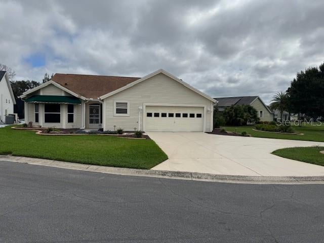903 Ramos Dr, The Villages, FL 32159
