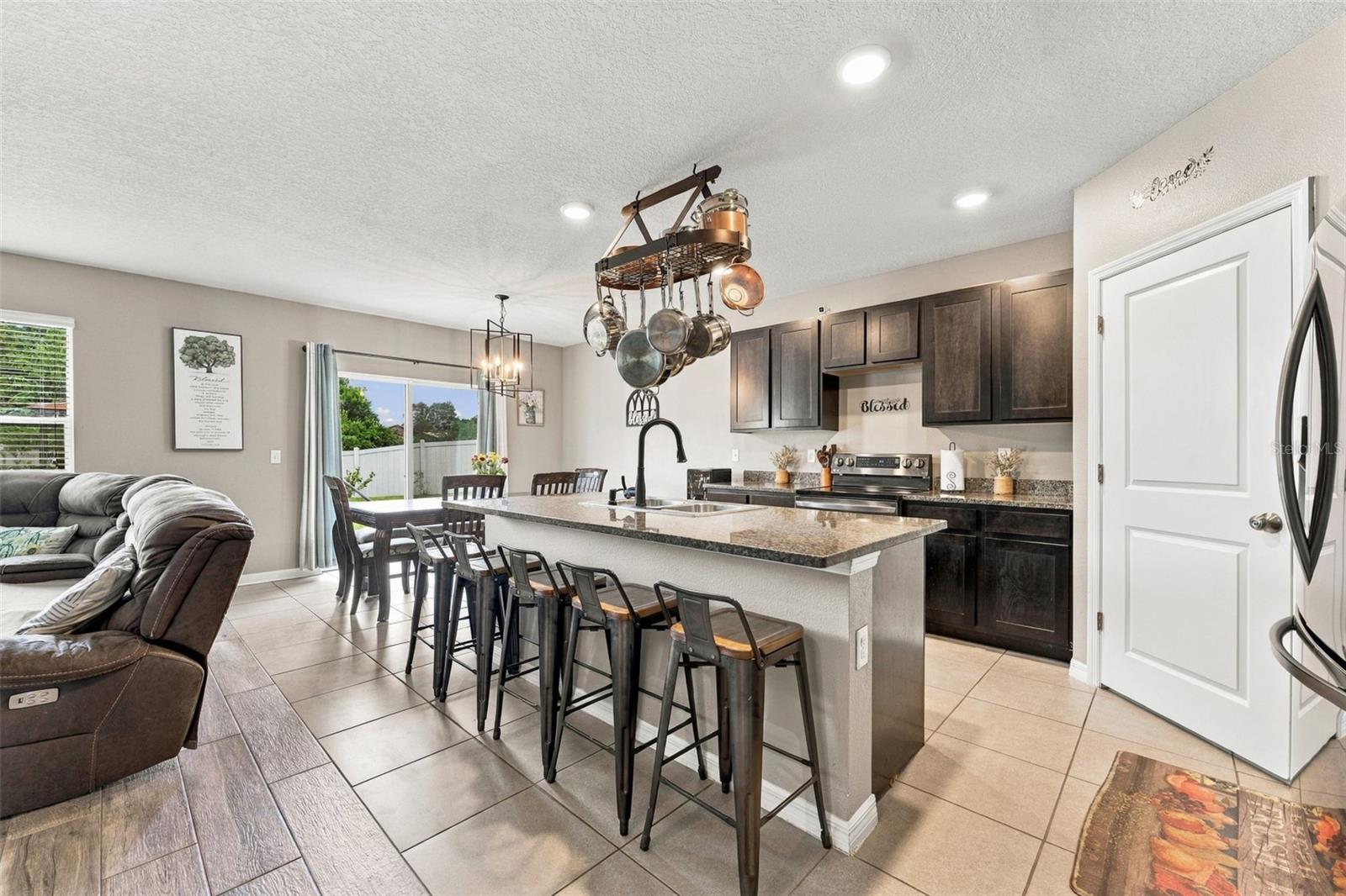 506 Diamond Ridge Rd, Seffner, FL 33584 photo