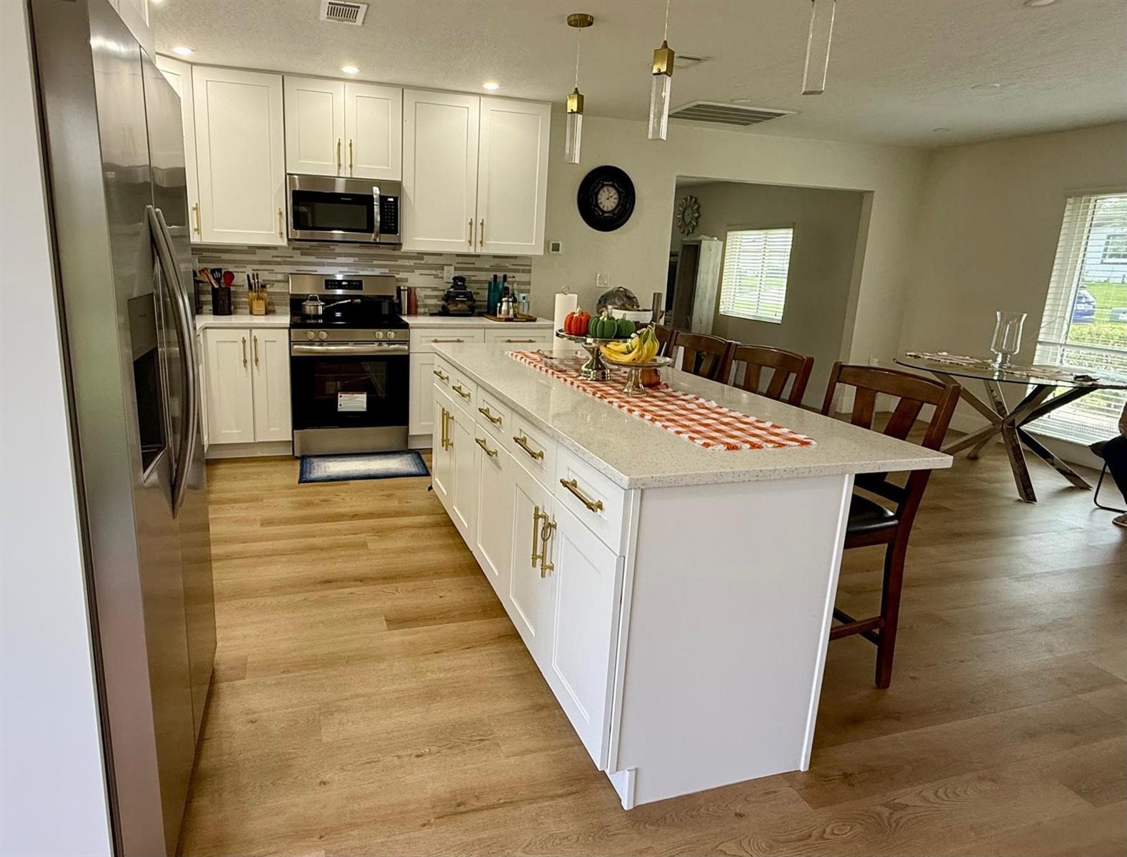 815 Bishop Pl, Seffner, FL 33584 photo