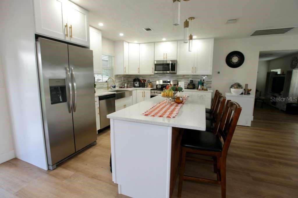 815 Bishop Pl, Seffner, FL 33584 photo
