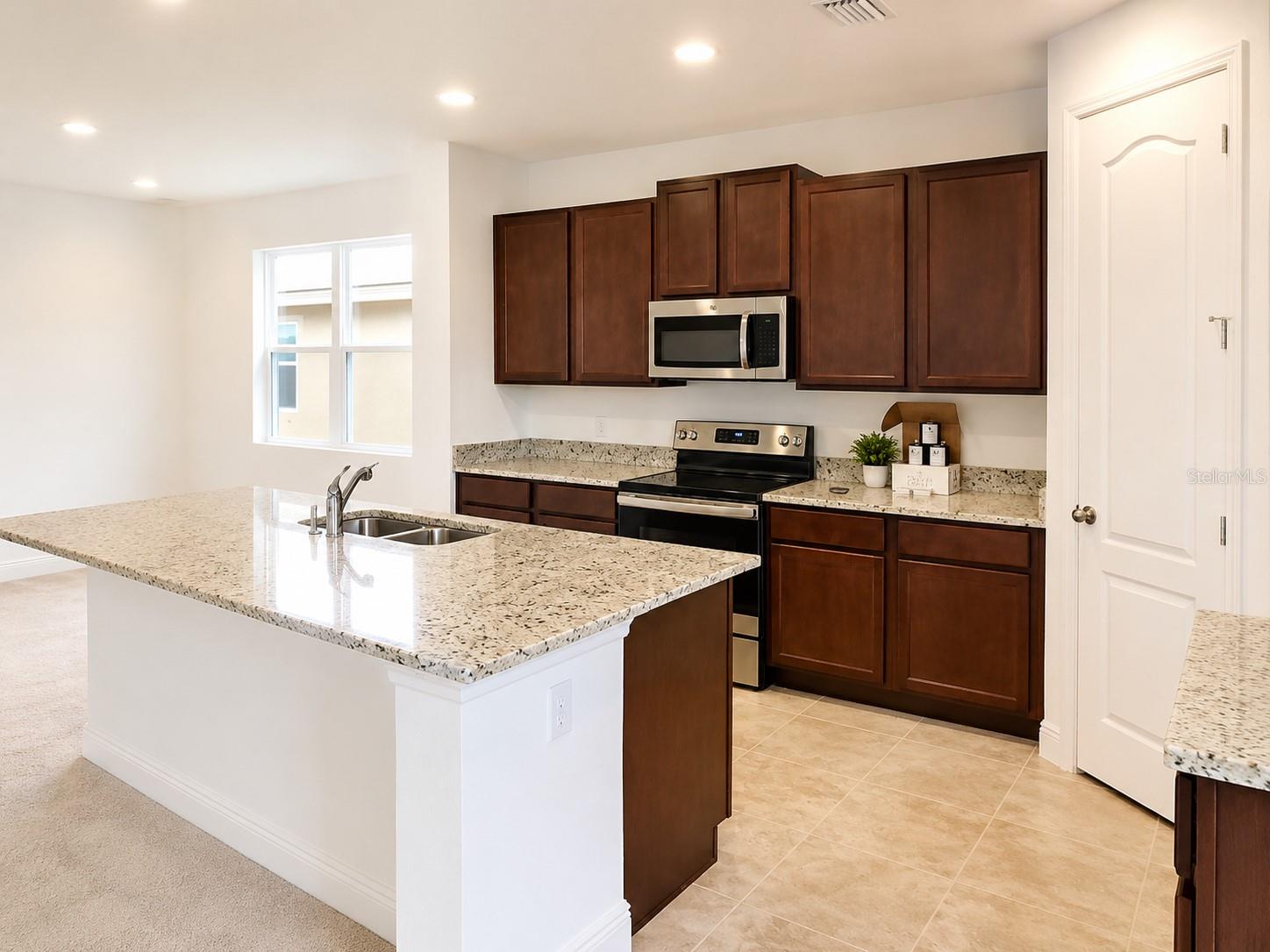 4932 Olivia Ct, Saint Cloud, FL 34772 photo