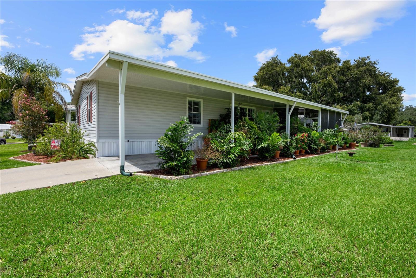 38417 Monet Dr, Zephyrhills, FL 33540 photo