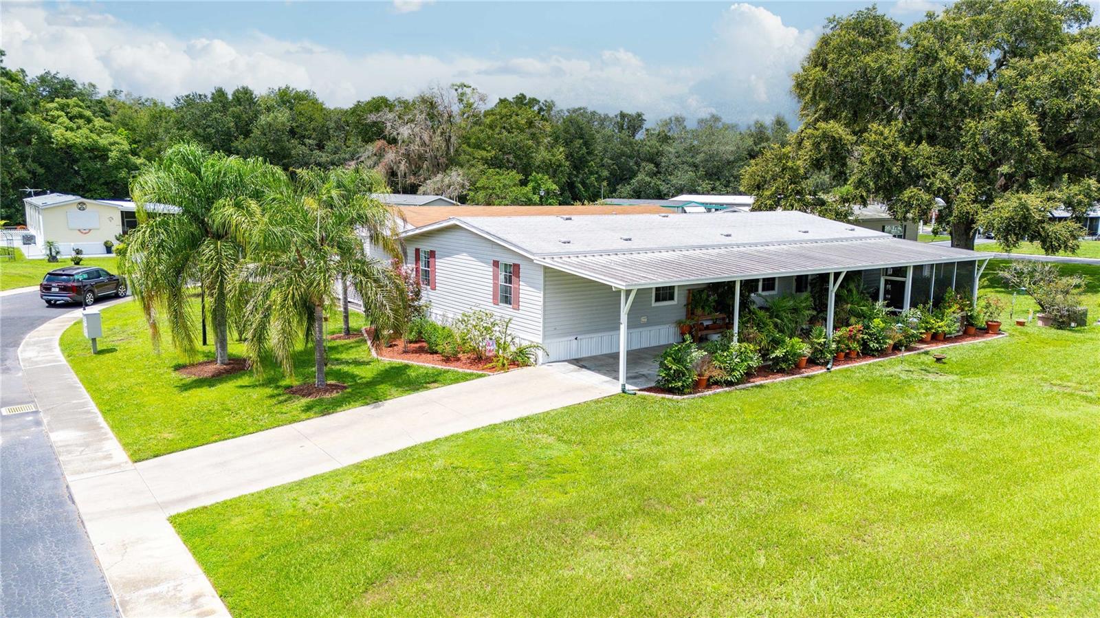 38417 Monet Dr, Zephyrhills, FL 33540 photo