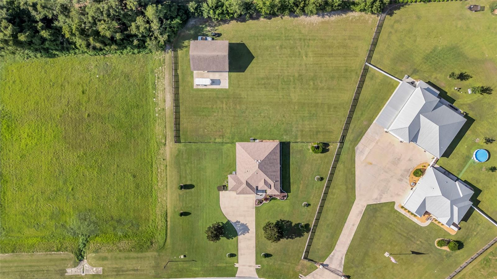 4190 County Road 121d, Wildwood, FL 34785 photo