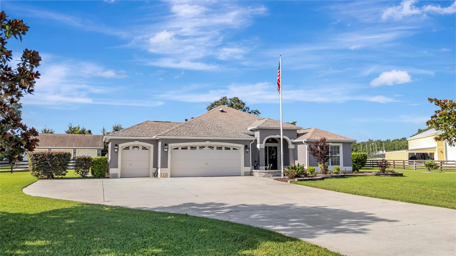 4190 County Road 121d, Wildwood, FL 34785 photo