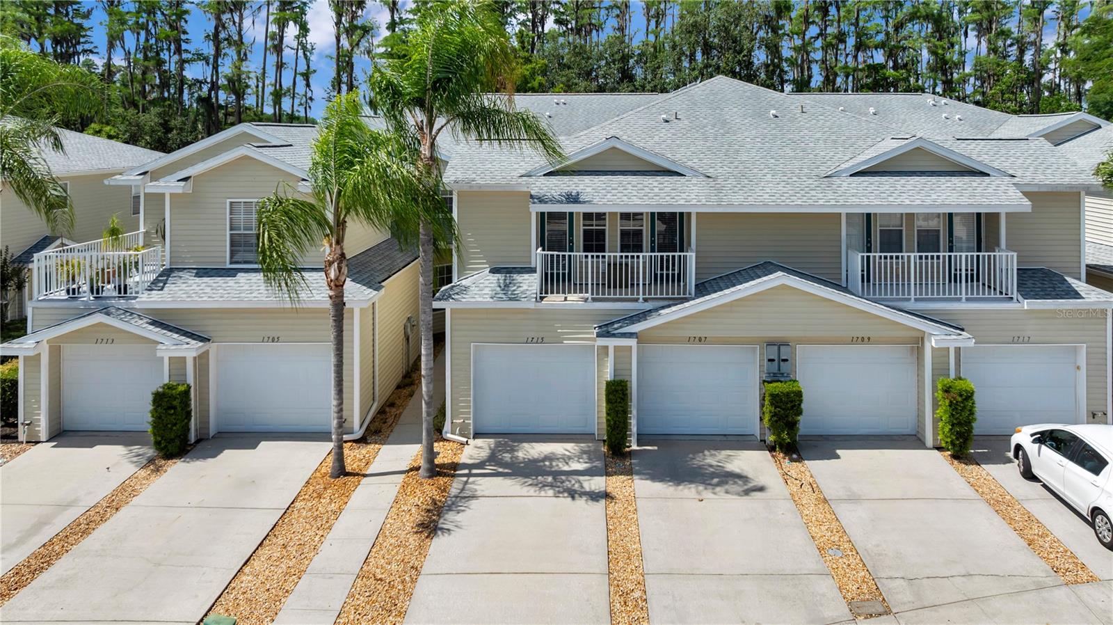 1715 Hammocks Ave, Lutz, FL 33549