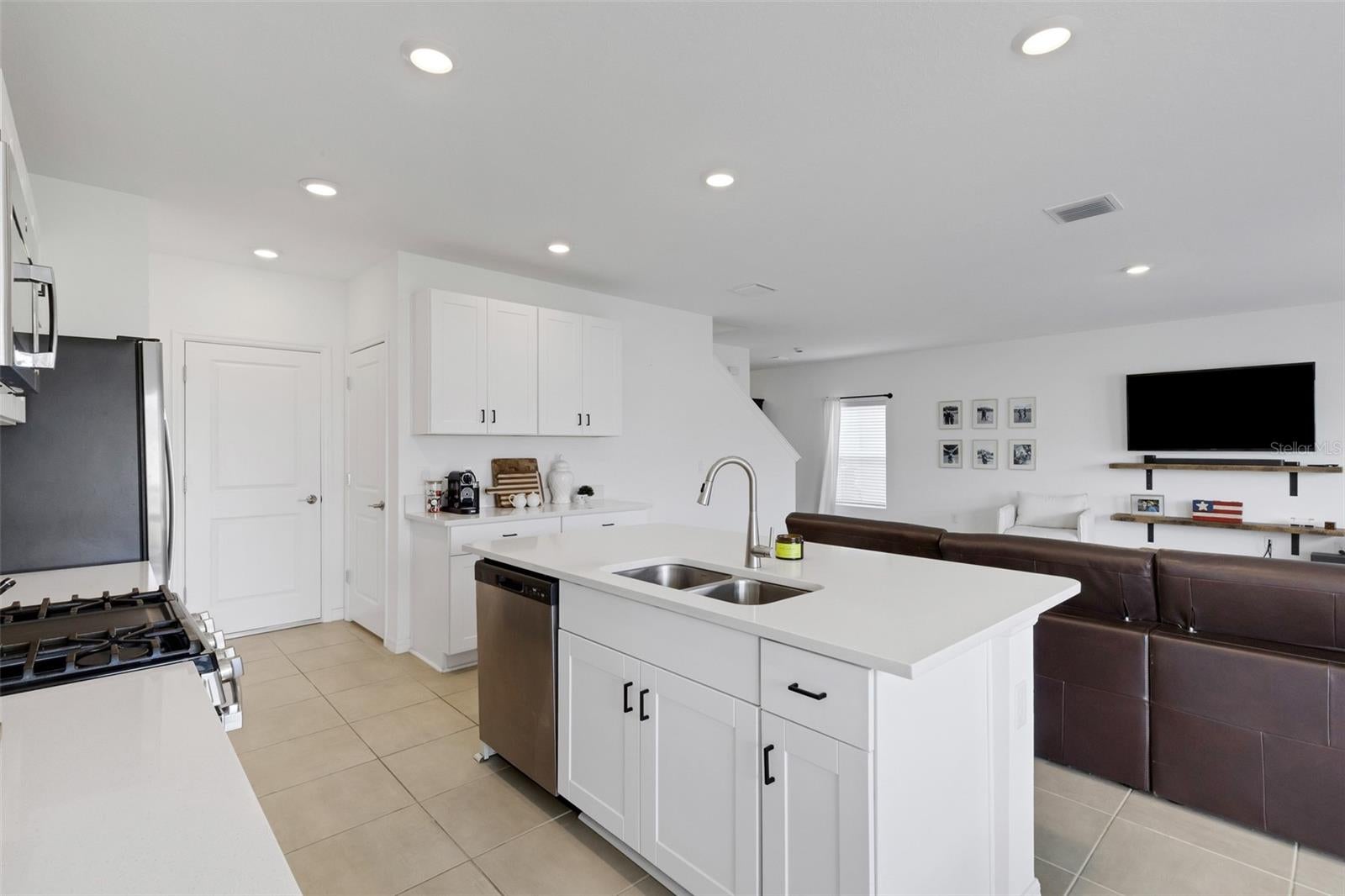 6308 Milestone Loop, Palmetto, FL 34221 photo