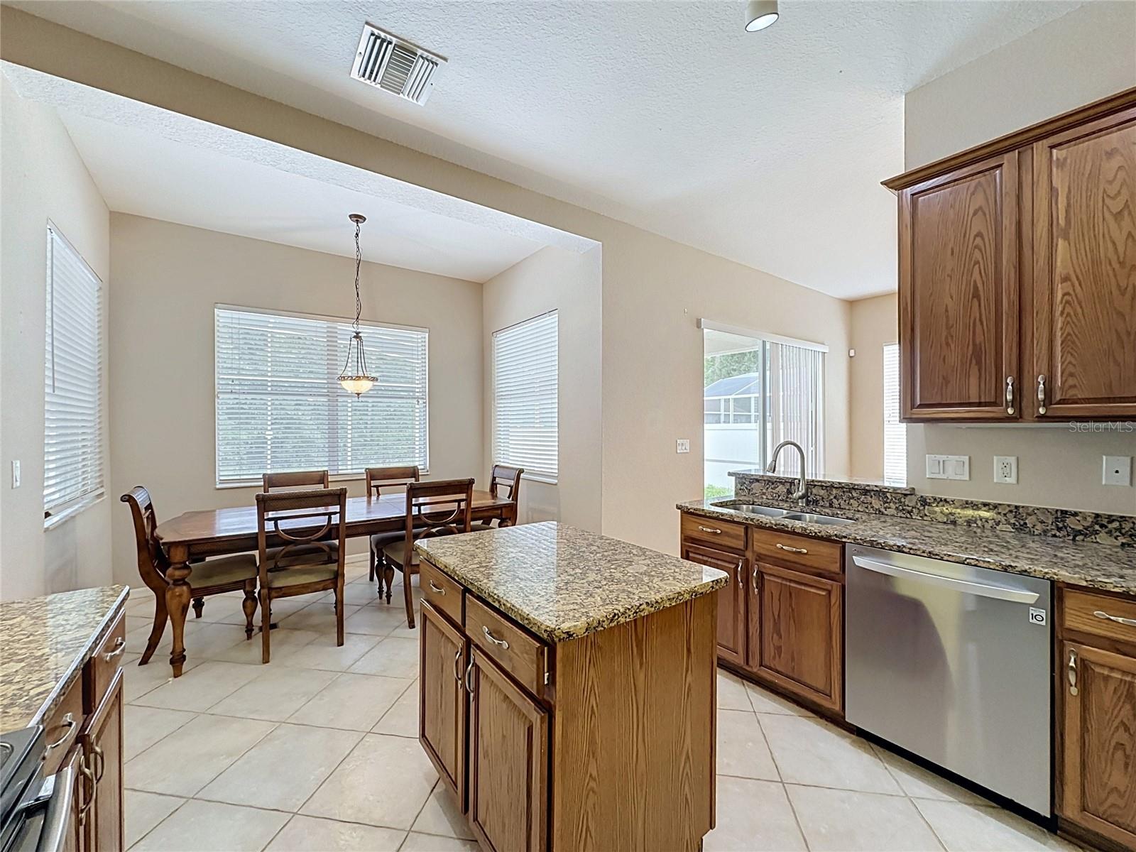 468 Pinewood Dr, Davenport, FL 33896 photo