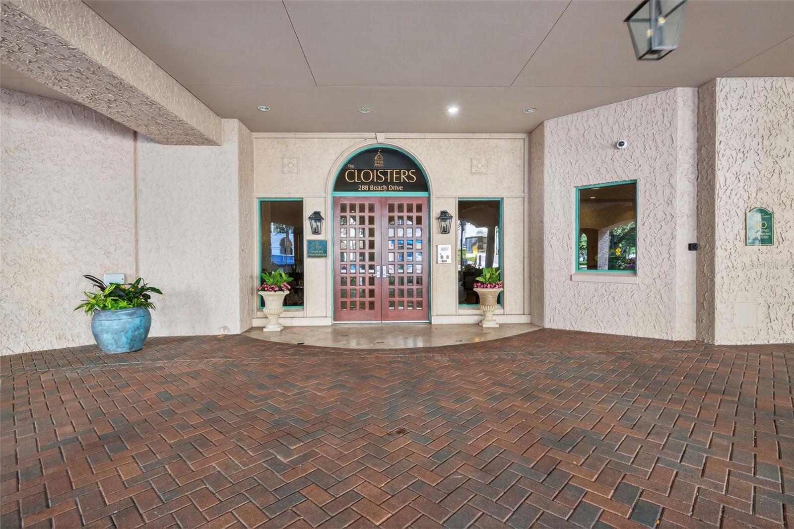 288 Beach Dr #4 B, Saint Petersburg, FL 33701 photo