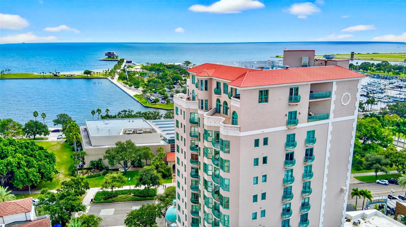 288 Beach Dr, Saint Petersburg, FL 33701