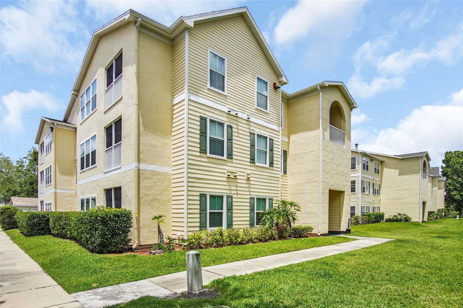 18245 Bridle Club Dr, Tampa, FL 33647