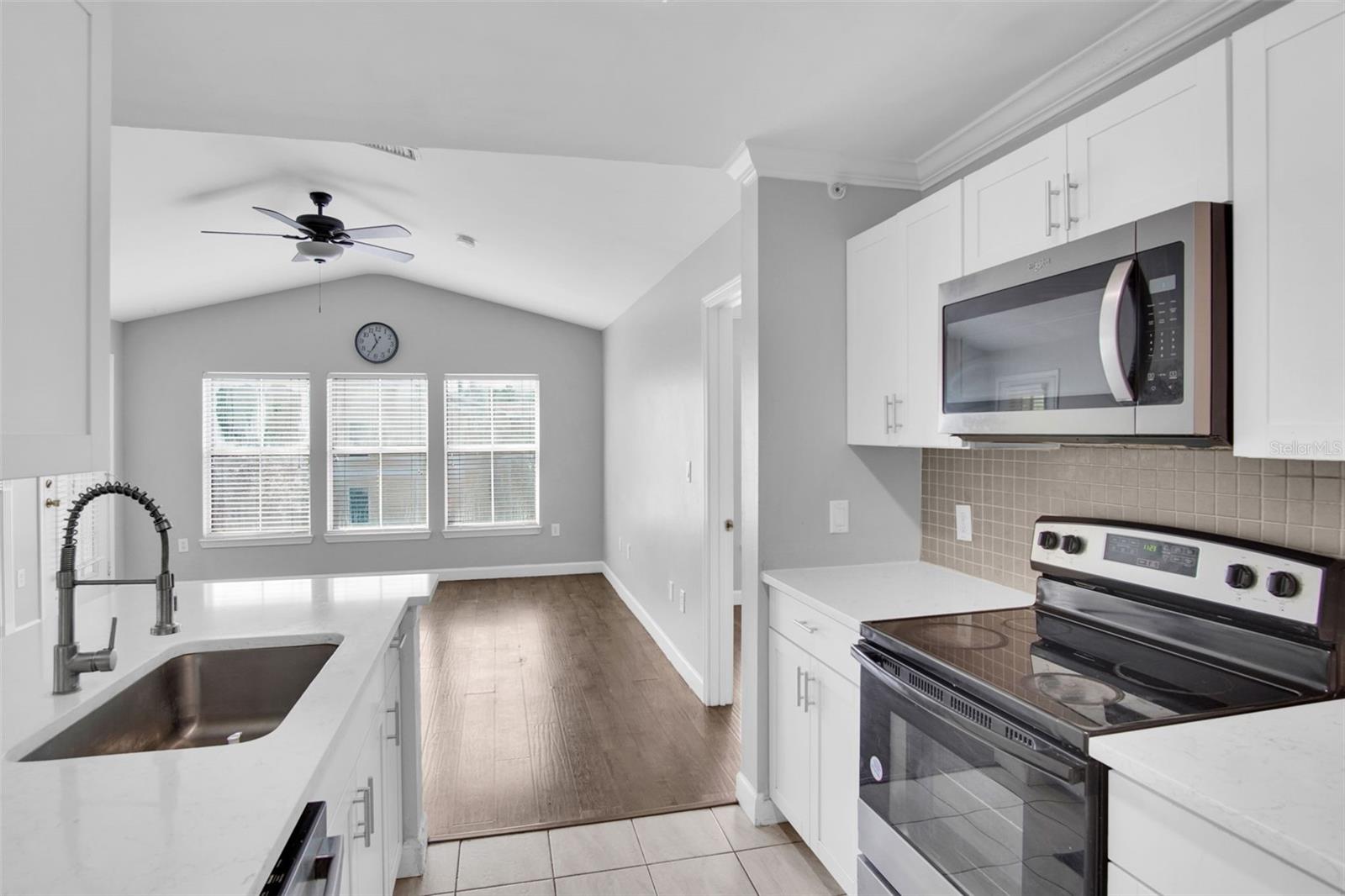 18245 Bridle Club Dr, Tampa, FL 33647 photo