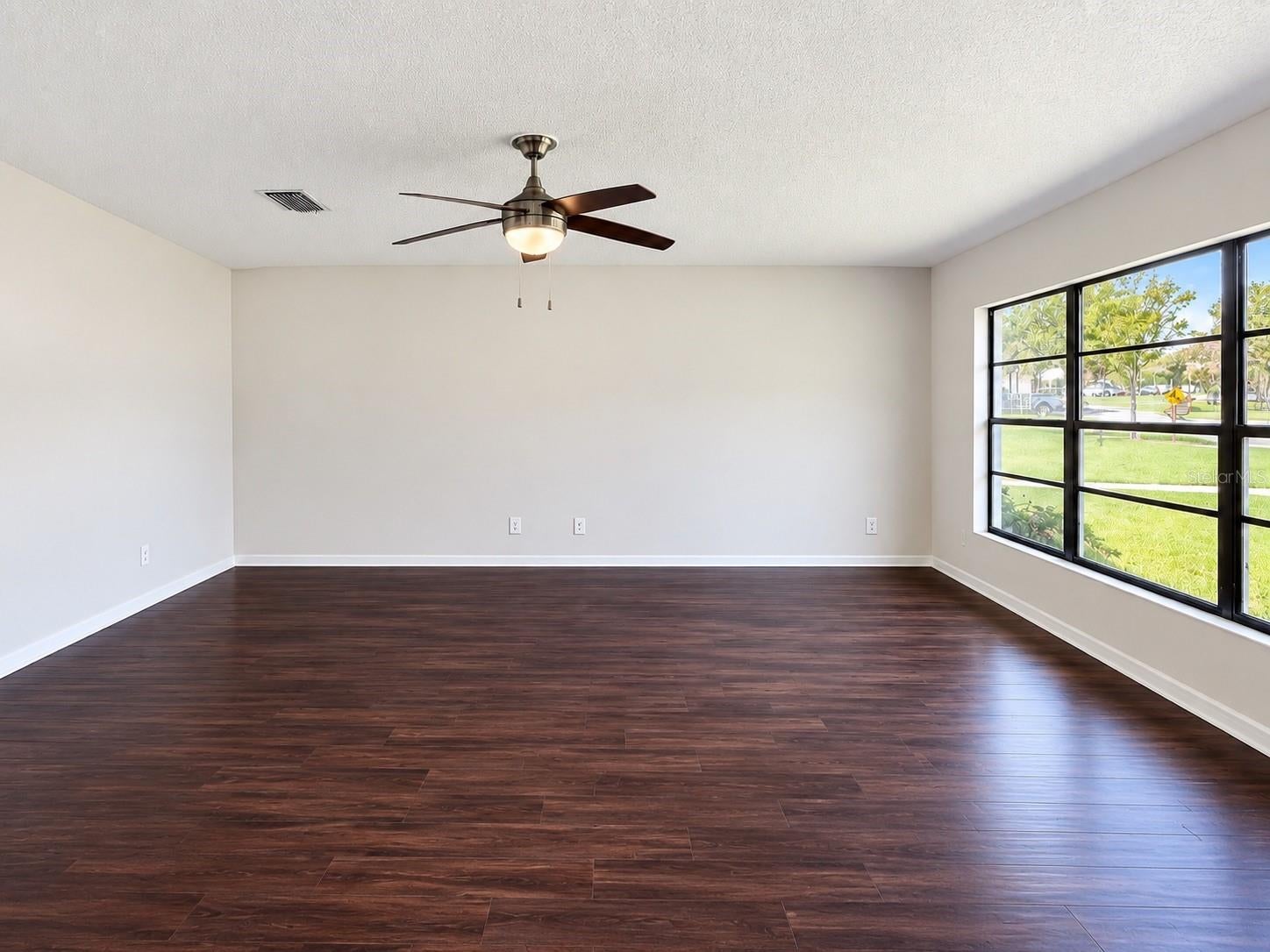 4545 Debbie Ln, Lutz, FL 33559 photo