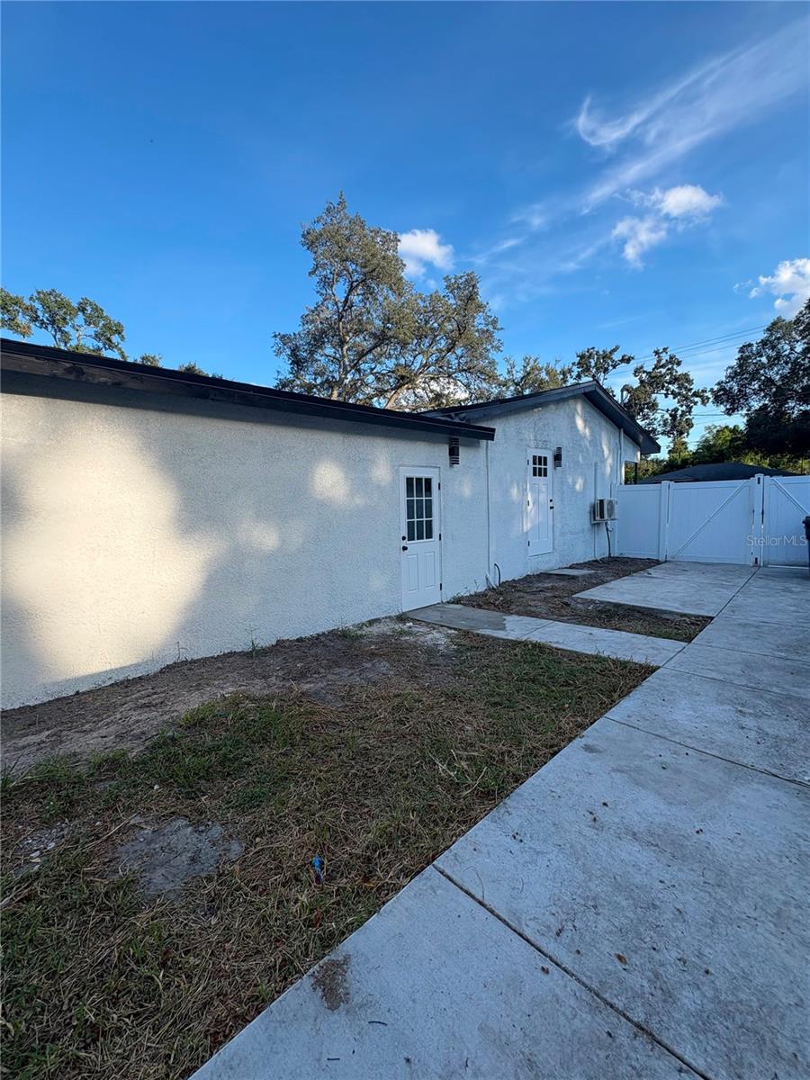 122 E 130 Ave, Tampa, FL 33612 photo