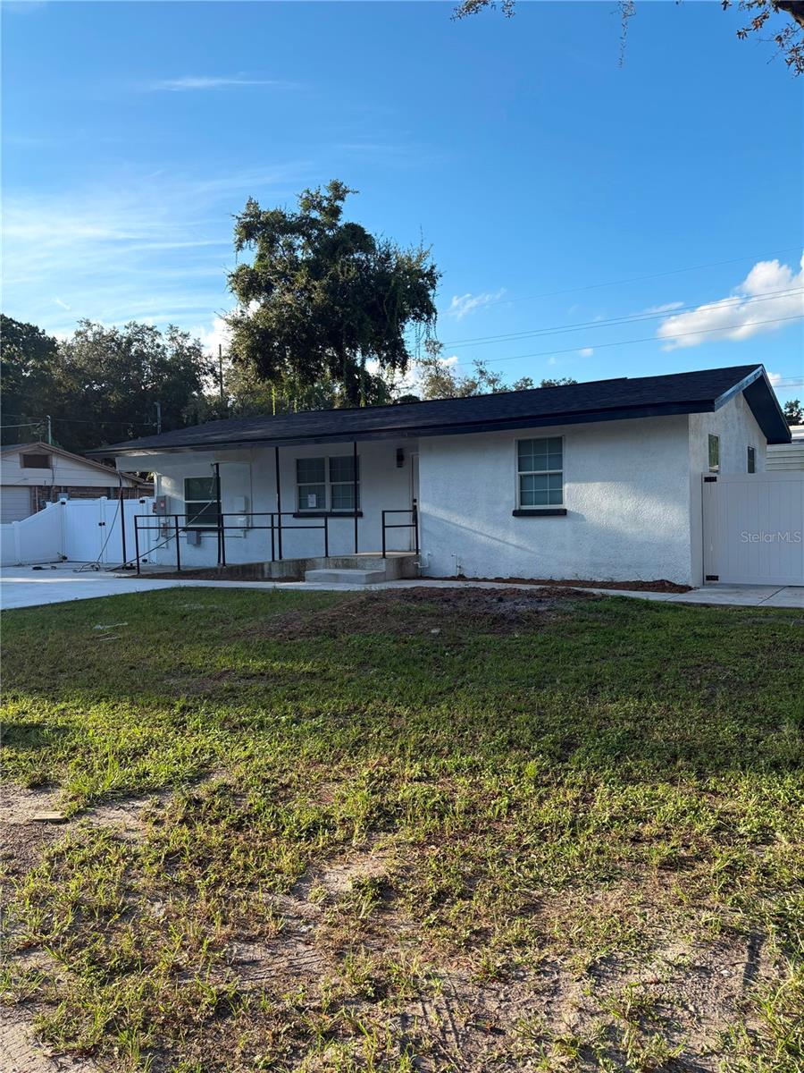 122 E 130 Ave, Tampa, FL 33612 photo