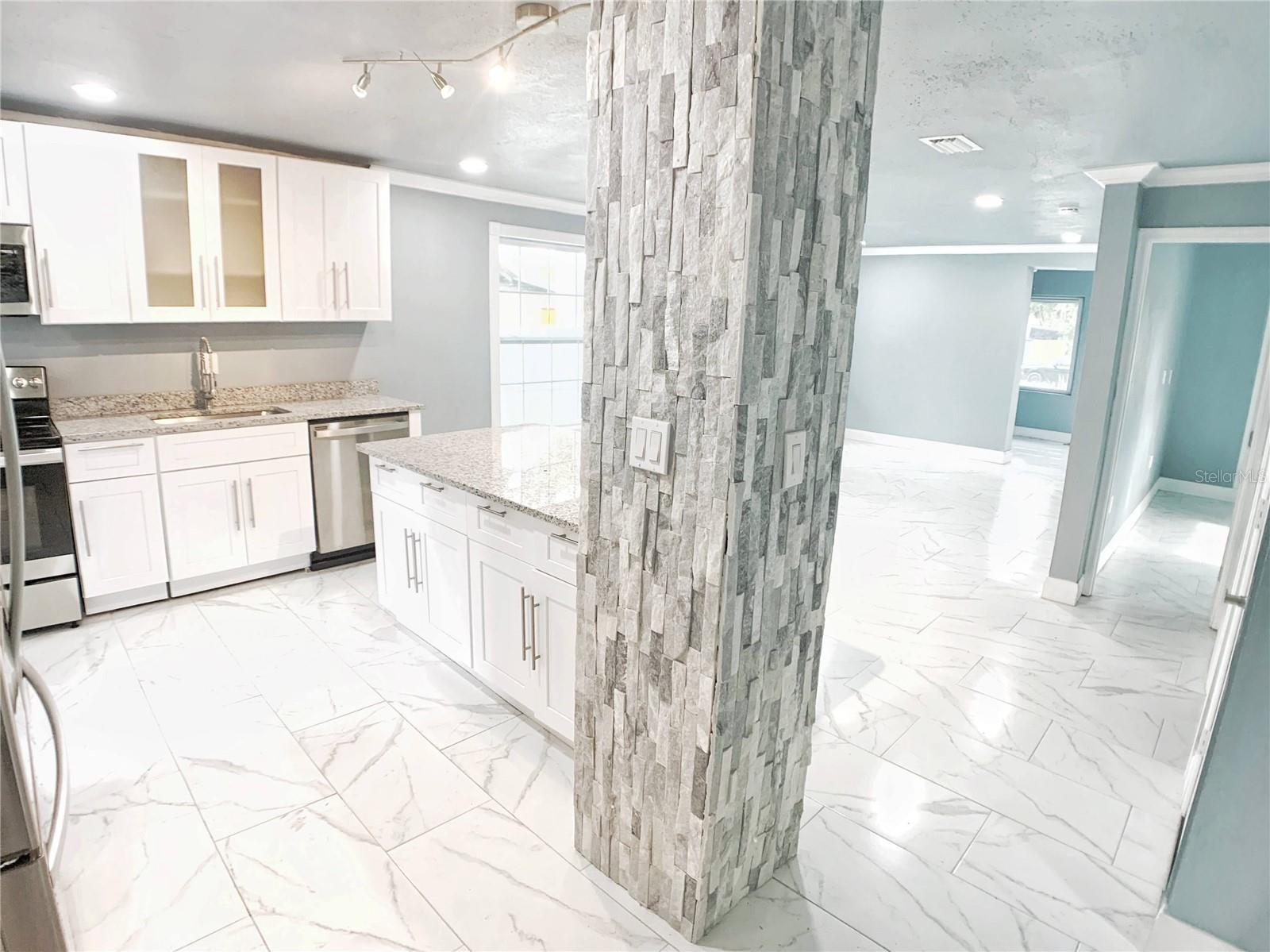 3427 16 Ave, Saint Petersburg, FL 33711 photo
