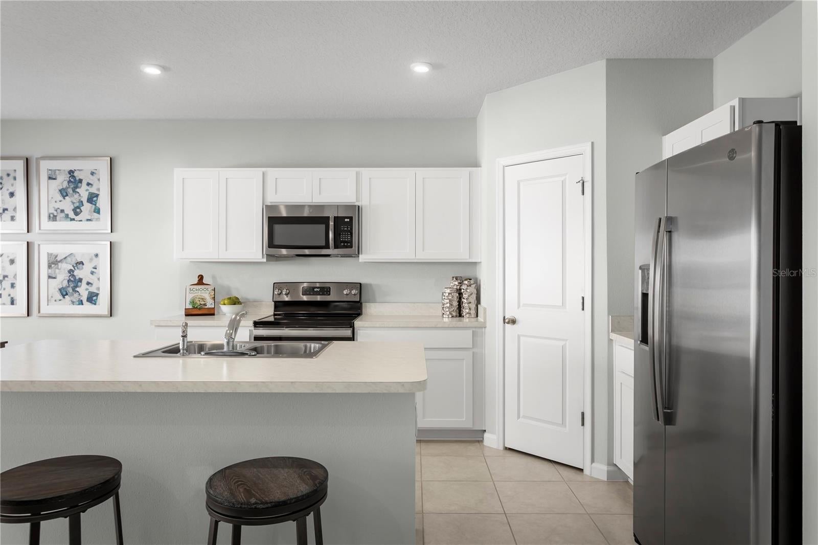 1566 Starling Song Ln, Lakeland, FL 33811 photo