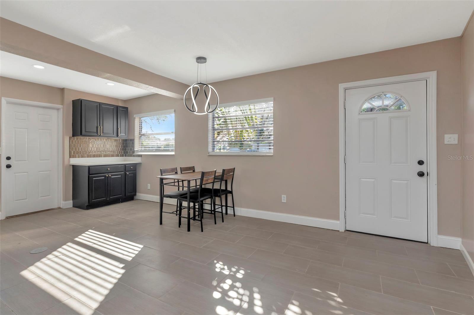 2629 14 Ave, Saint Petersburg, FL 33712 photo