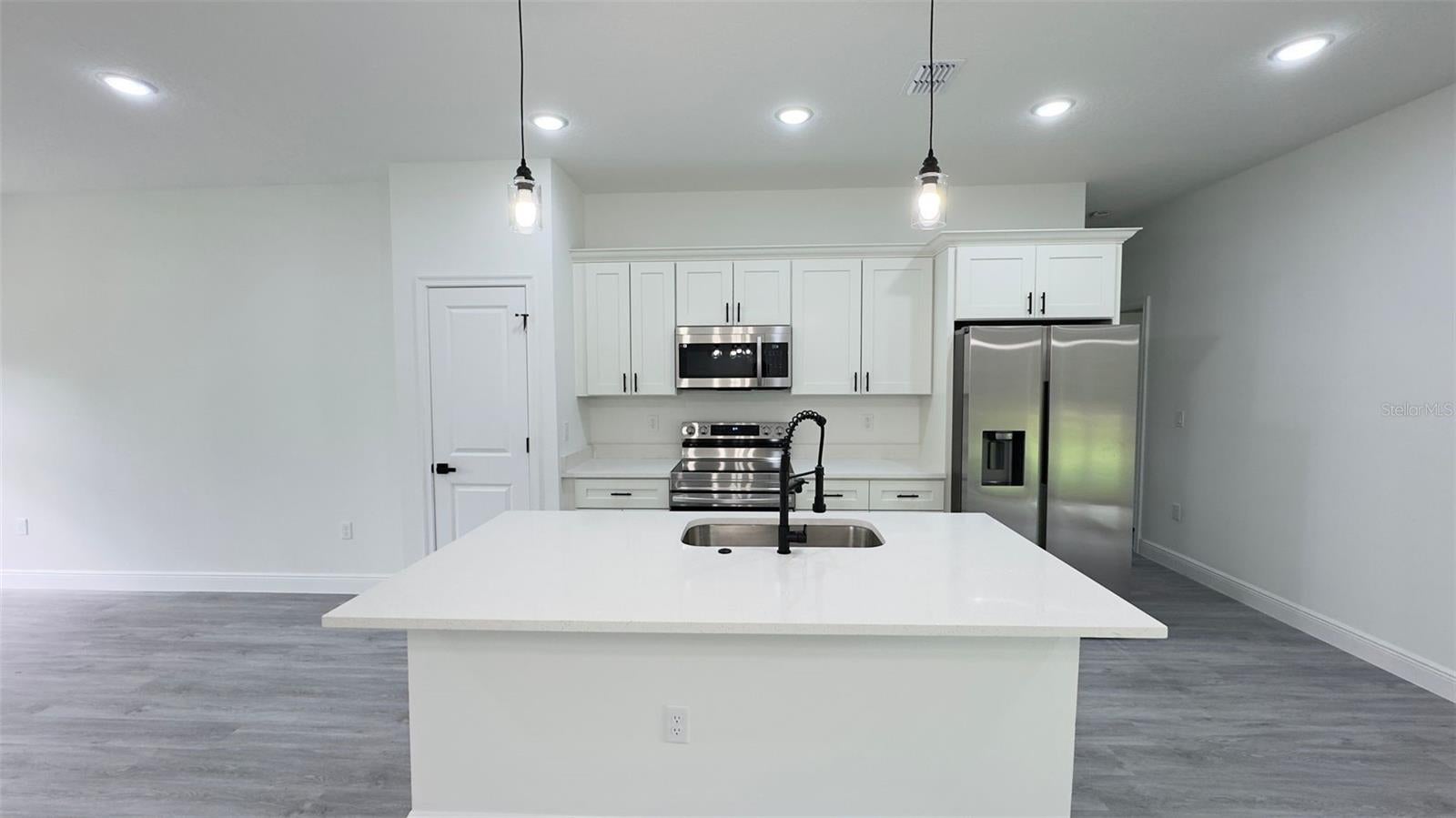 2827 W Xenox Dr, Citrus Springs, FL 34433 photo