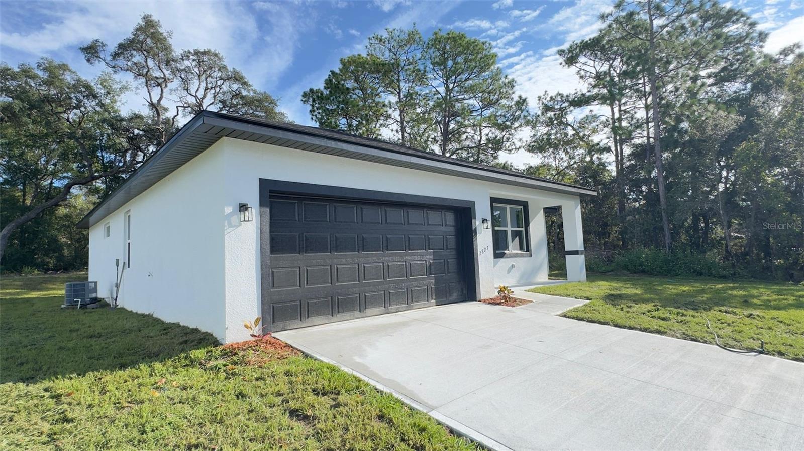 2827 W Xenox Dr, Citrus Springs, FL 34433 photo