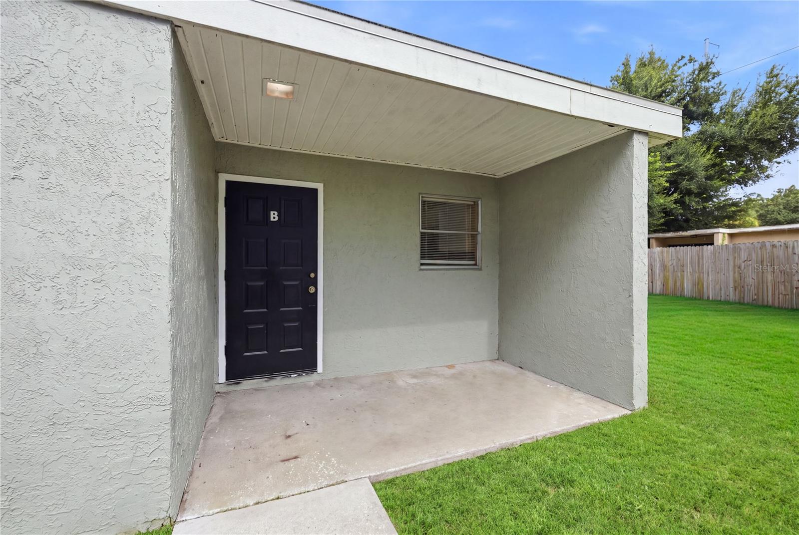 1009 E Holland Ave, Tampa, FL 33612 photo