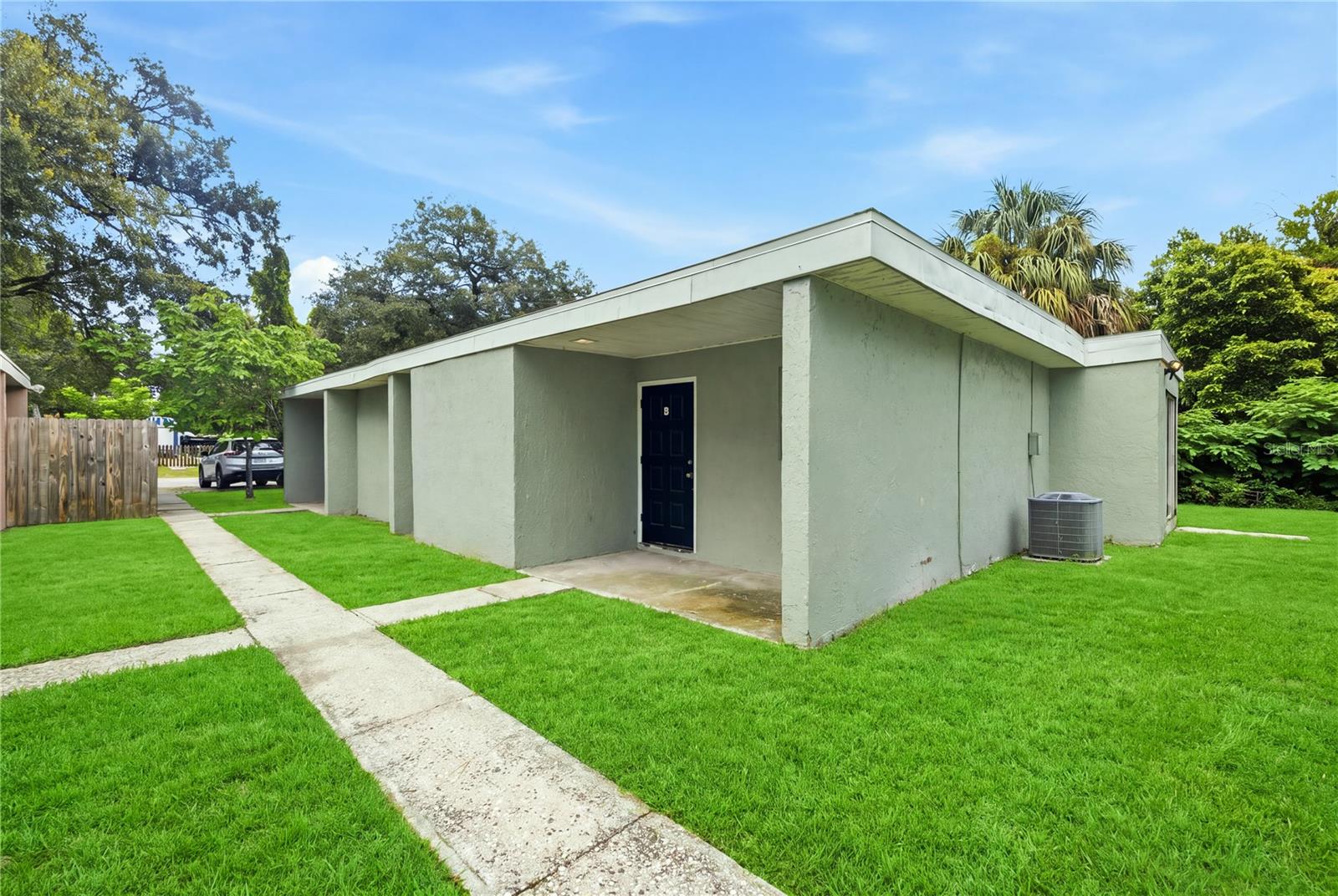 1009 Holland Ave, Tampa, FL 33612