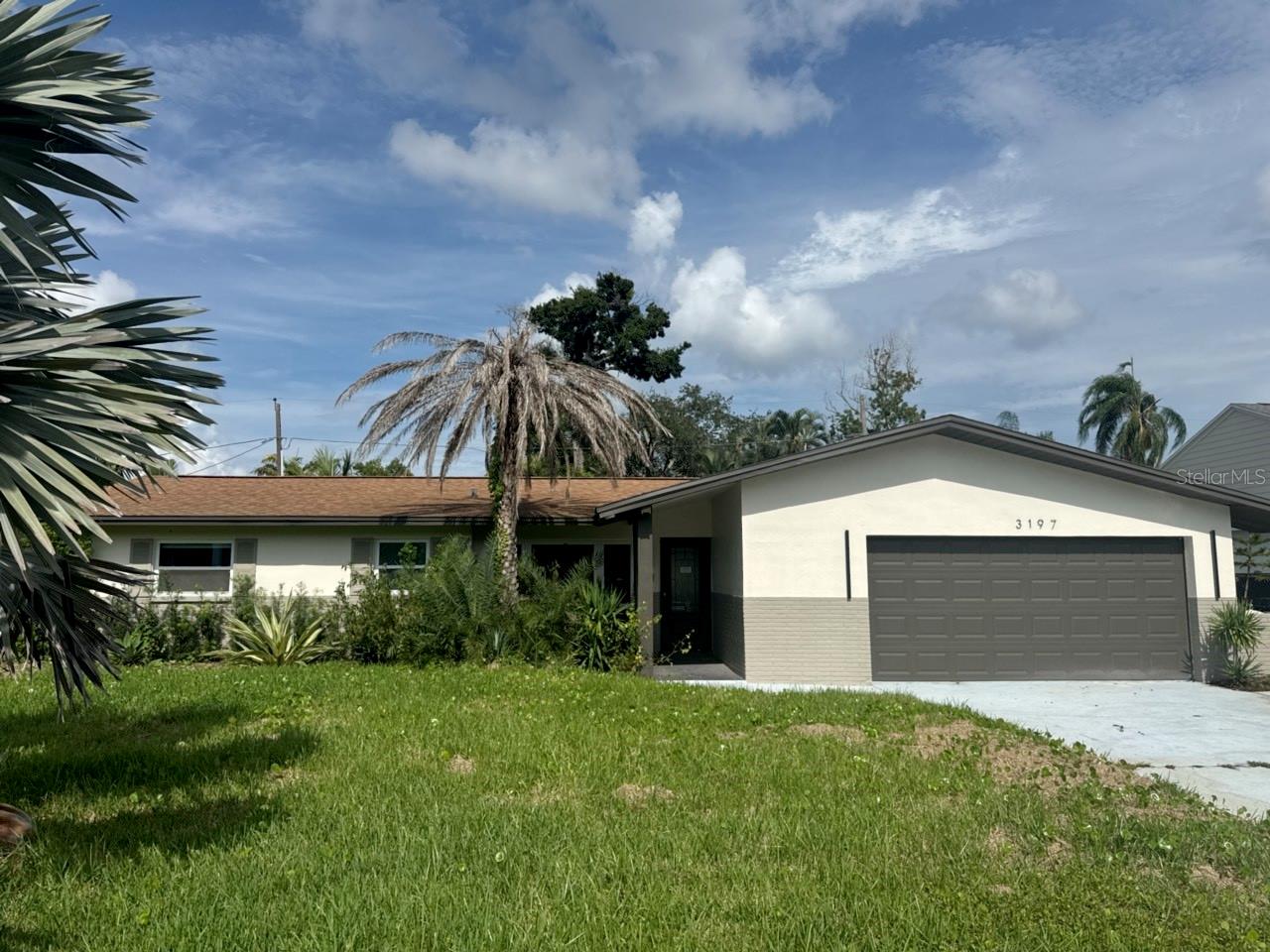 3197 Walnut St, Saint Petersburg, FL 33704