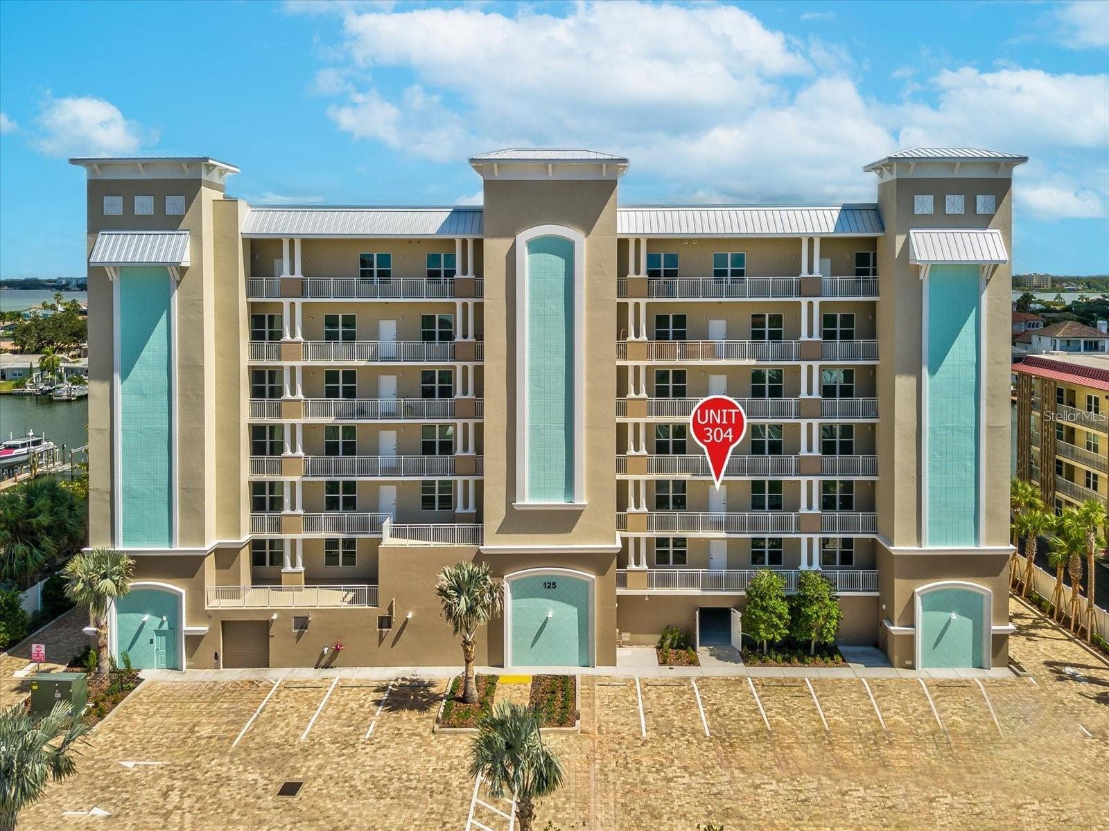 125 Island Way 304, Clearwater Beach, FL 33767
