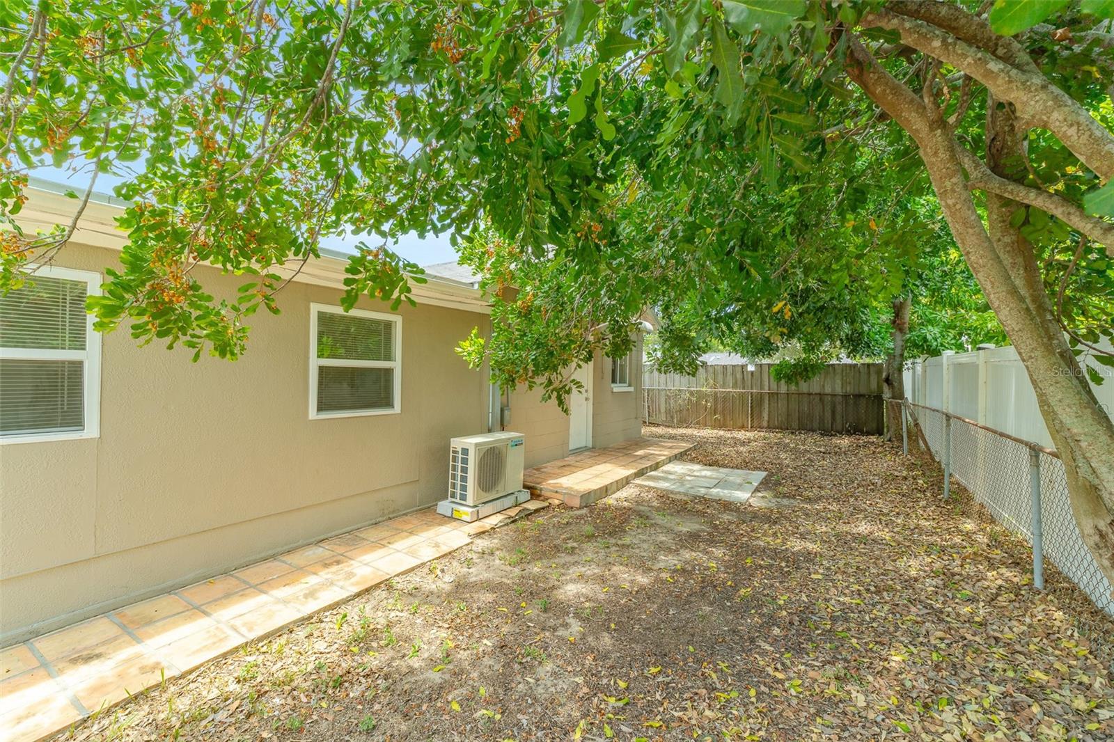 6001 Crestridge Rd, Tampa, FL 33634 photo