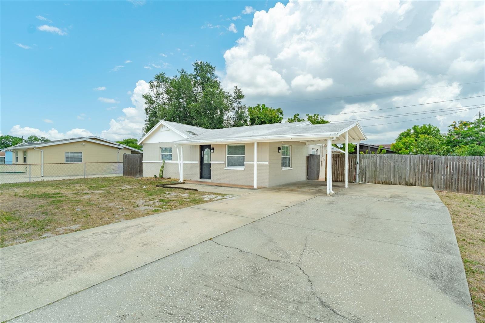 6001 Crestridge Rd, Tampa, FL 33634 photo