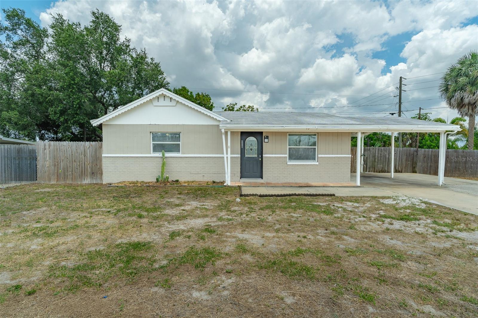 6001 Crestridge Rd, Tampa, FL 33634 photo